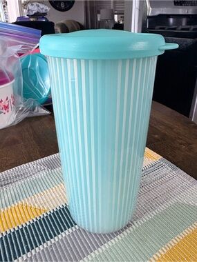 Tupperware Aqua Striped Tall Tumbler with Lid and straw